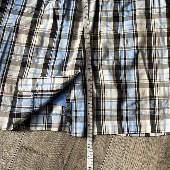 IZOD Blue & White Plaid Golf Skort with Pockets . - Picture 7 of 7